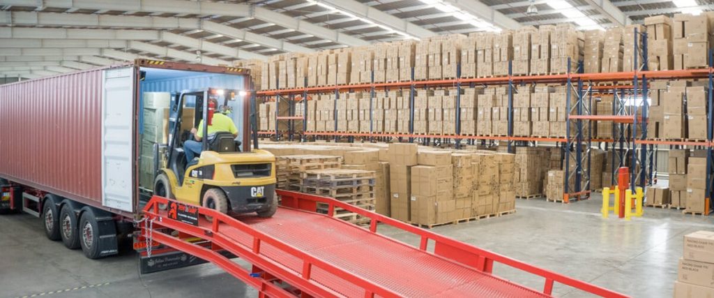 servicios logisticos especializados en almacenaje y distribucion de mercancias